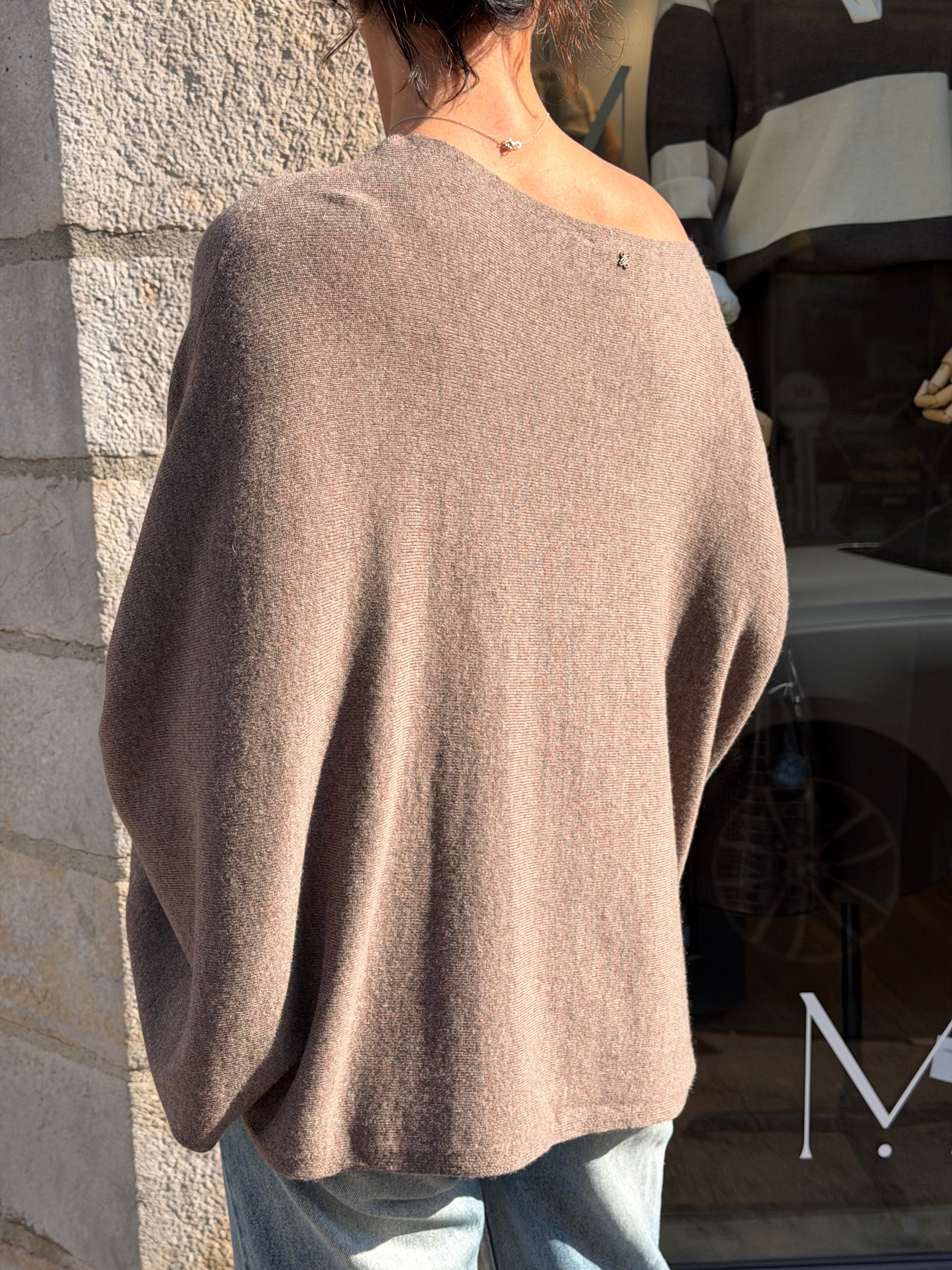 Pull Poncho Adela